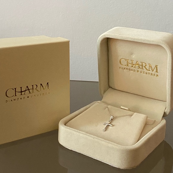 Charmed diamond centre sterling silver cross pendant necklace! - Picture 3 of 4